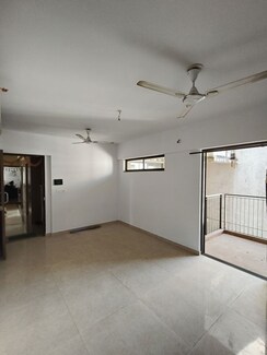 2 BHK + Pooja Room,Extra Room Apartment For Rent in Lodha Downtown