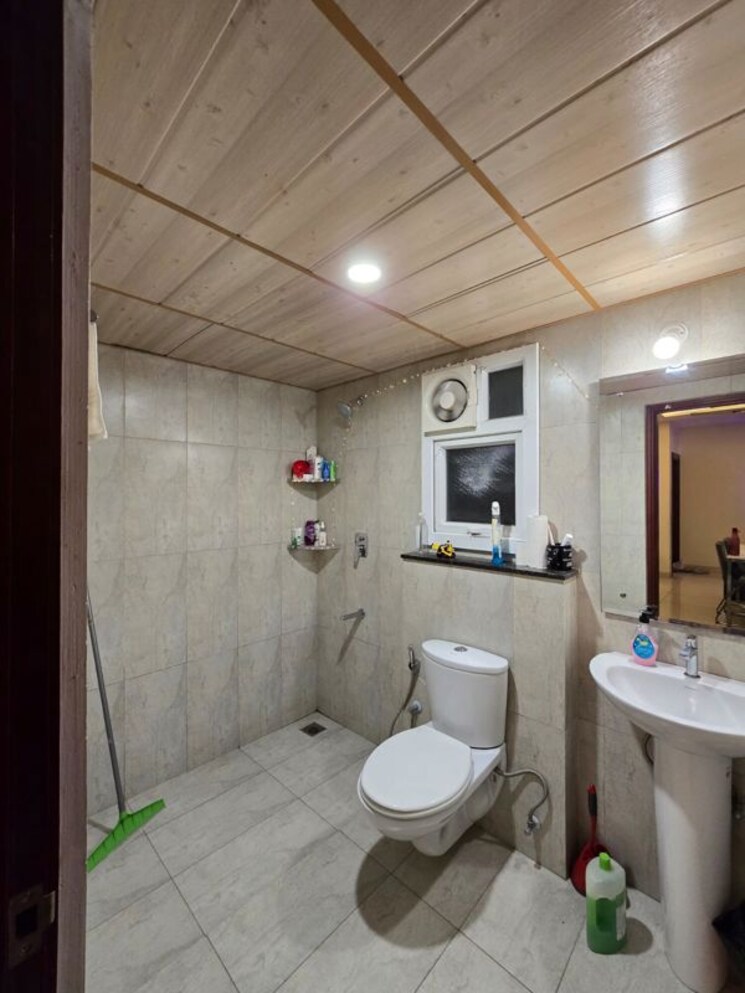 Bathroom, prestige-high-fields 2.5 Bedroom 1492 Sq.Ft. Apartment In Gachibowli Hyderabad 9768733
