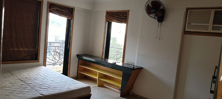 undefined, bandra west 3 Bedroom 1100 Sq.Ft. Apartment In Bandra West Mumbai 9768630
