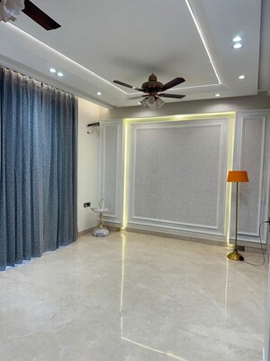 Bathroom in 3 BHK Builder Floor at BPTP Green Oaks, Sector 70a – for Sale