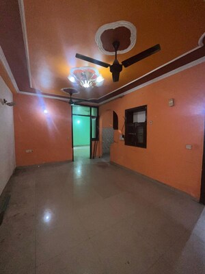 Room in 3 BHK Builder Floor at Saket – for Rent