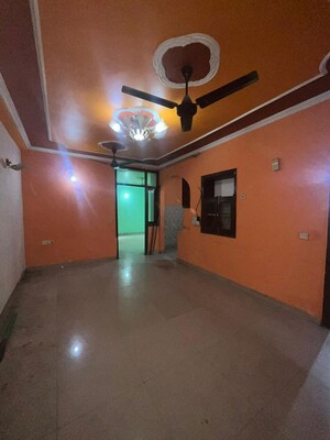 Room in 3 BHK Builder Floor at Saket – for Rent