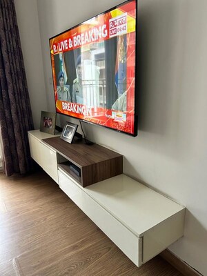 Furnished Amenities in 3.5 BHK Apartment at Emaar Palm Gardens, Sector 83 – for Rent