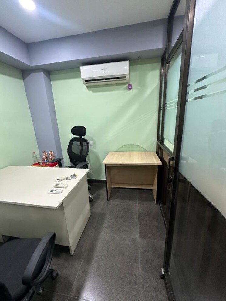 Team Area, camac st Commercial Office Space 600 Sq.Ft. In Camac st Kolkata 9769010