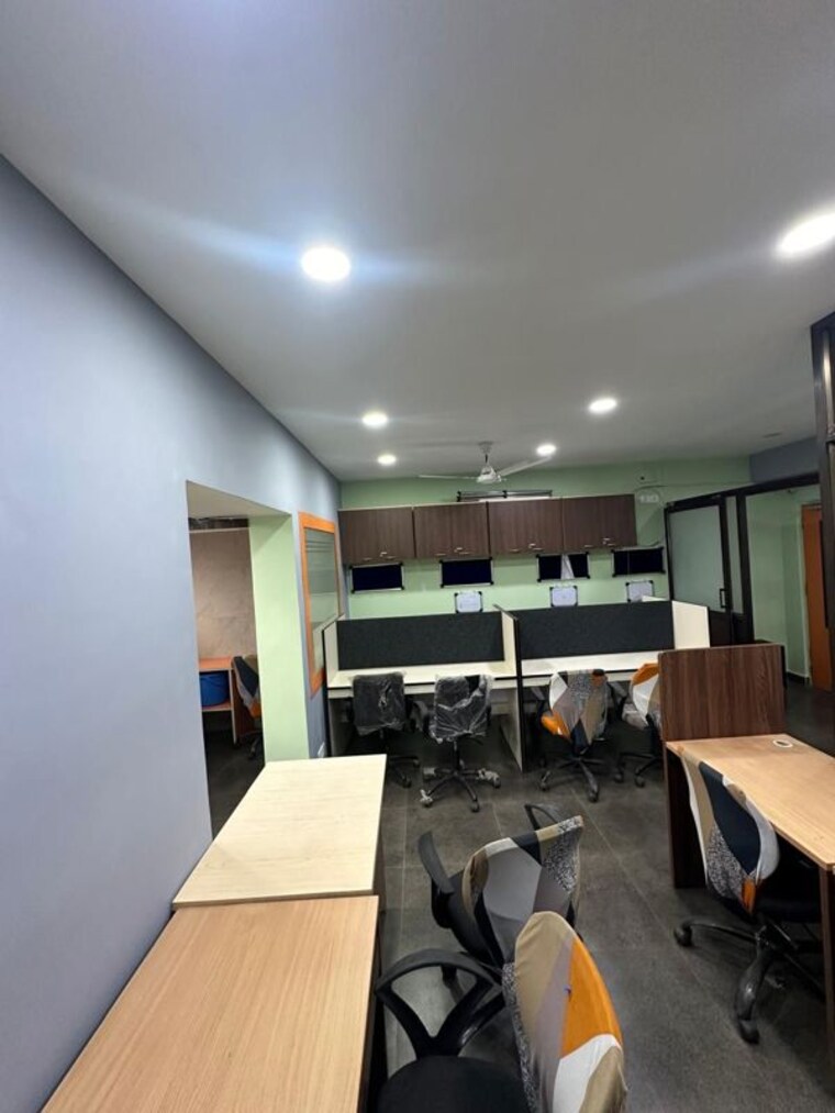 Team Area, camac st Commercial Office Space 600 Sq.Ft. In Camac st Kolkata 9769010