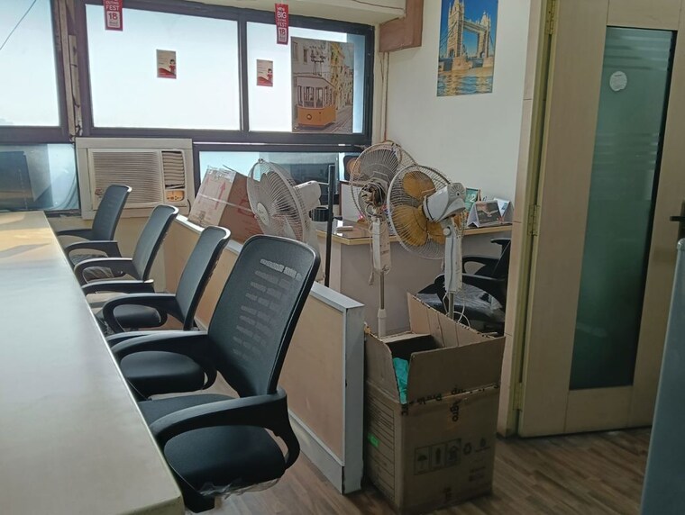 Team Area, camac st Commercial Office Space 600 Sq.Ft. In Camac st Kolkata 9769010