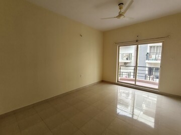 Room in 2.5 BHK Apartment at RS Green View, Yemalur – for Rent