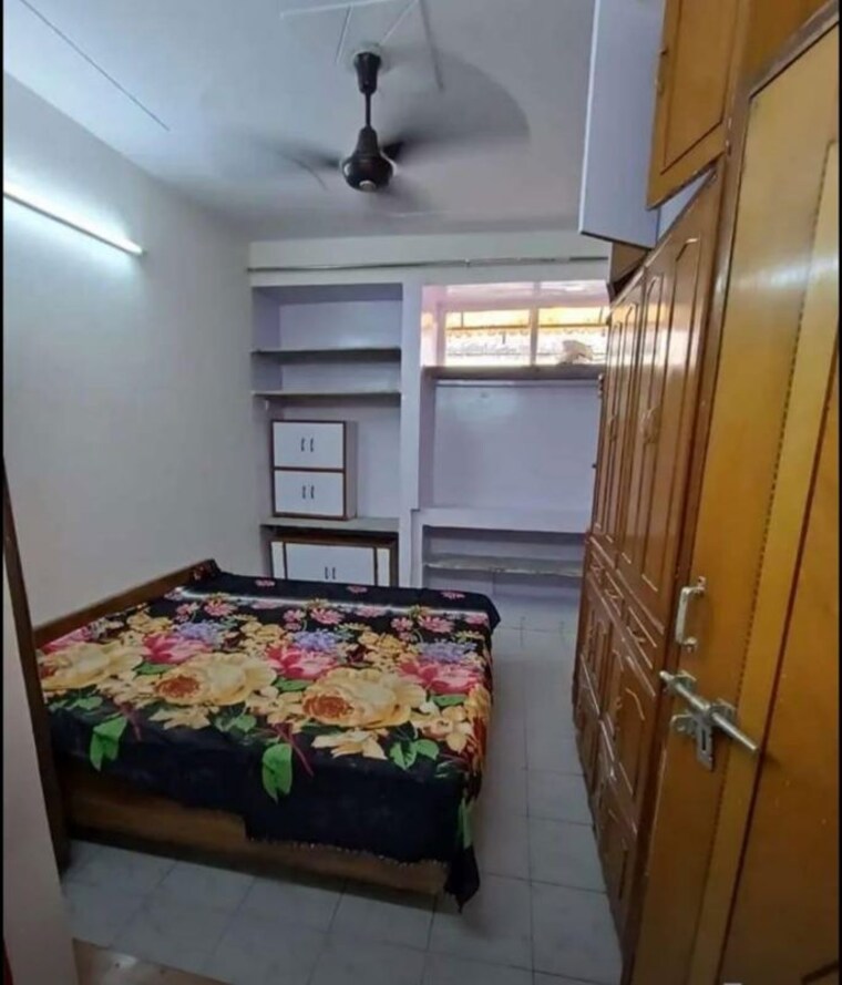 Bedroom, rohini sector 9 1 Bedroom 700 Sq.Ft. Builder Floor In Rohini Sector 9 Delhi 9769546