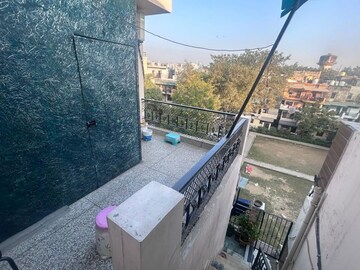 Balcony in 1 BHK Builder Floor at Shalimar Bagh – for Rent