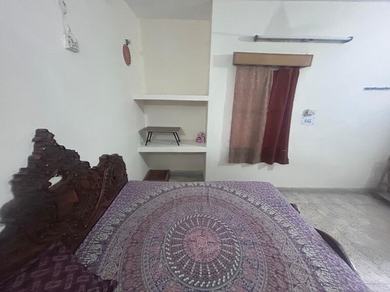 Bathroom, shalimar bagh 1 Bedroom 900 Sq.Ft. Builder Floor In Shalimar Bagh Delhi 9769574