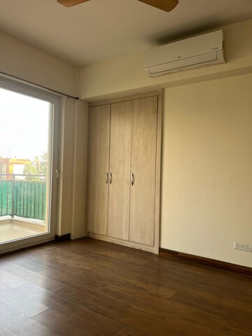 Room in 3 BHK Apartment at Puri Anand Villas Phase II, Sector 81 – for Rent