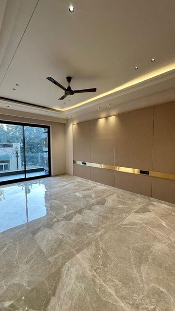 5 BHK Builder Floor For Sale in Chanakyapuri