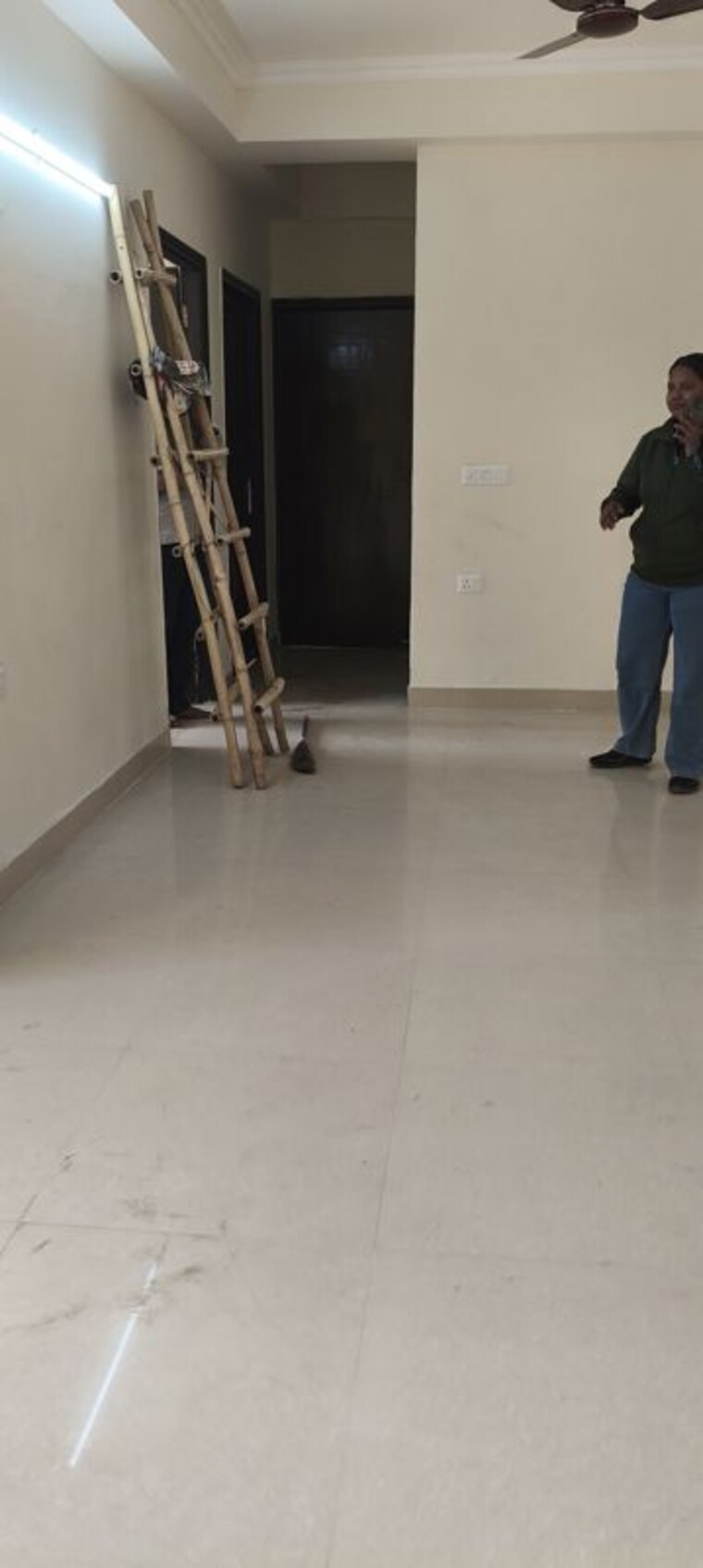 Room, amrapali-crystal-homes 3.5 Bedroom 1375 Sq.Ft. Apartment In Sector 76 Noida 9769698