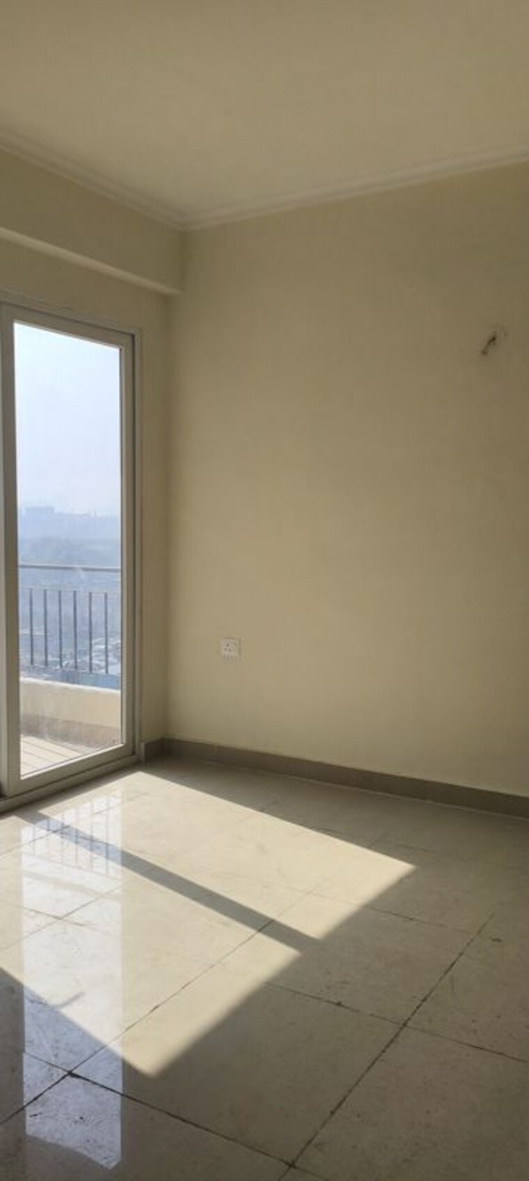 Room, amrapali-crystal-homes 3.5 Bedroom 1375 Sq.Ft. Apartment In Sector 76 Noida 9769698