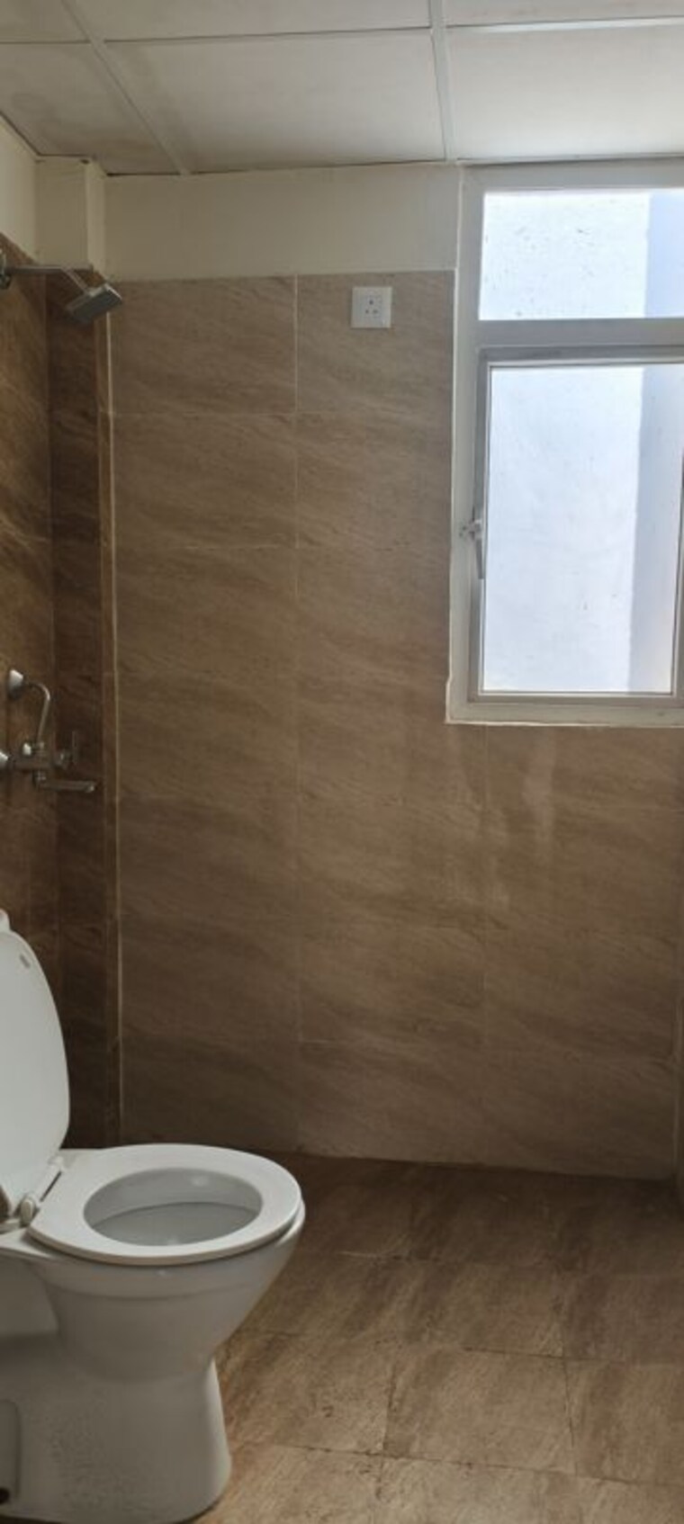 Room, amrapali-crystal-homes 3.5 Bedroom 1375 Sq.Ft. Apartment In Sector 76 Noida 9769698