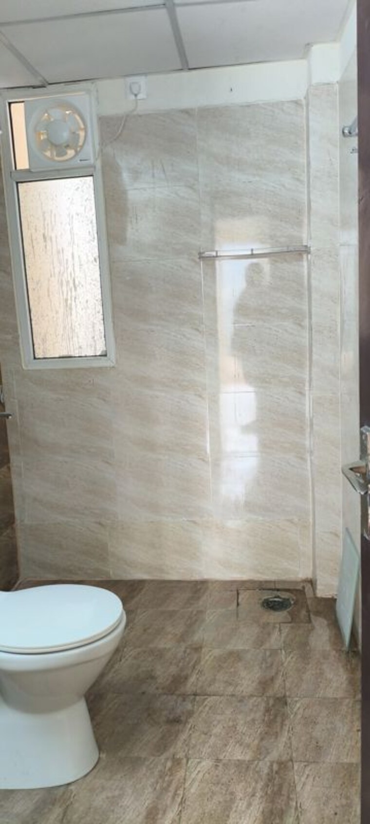 Bathroom, amrapali-crystal-homes 3.5 Bedroom 1375 Sq.Ft. Apartment In Sector 76 Noida 9769698