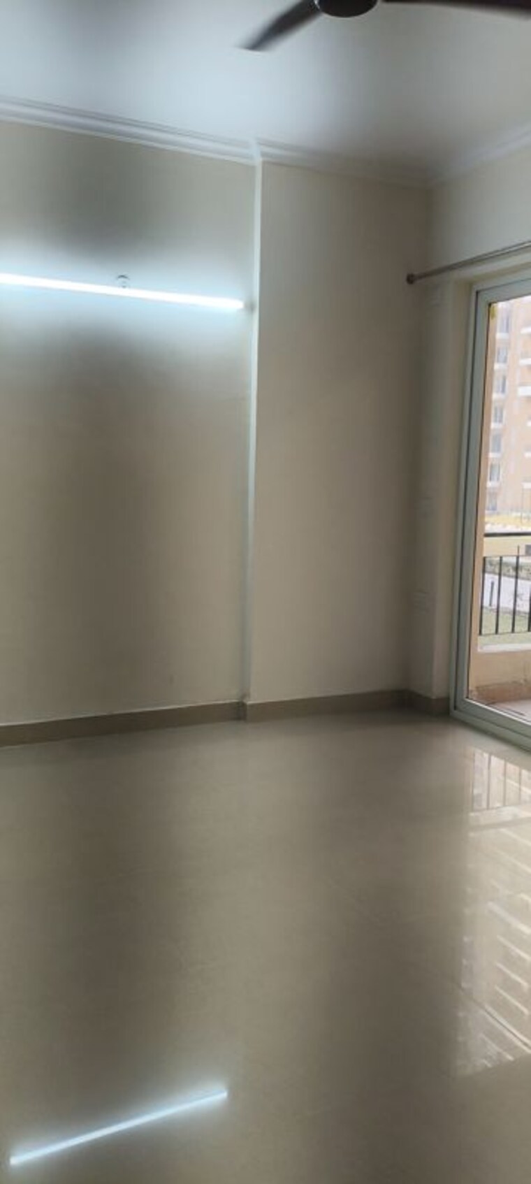 Room, amrapali-crystal-homes 3.5 Bedroom 1375 Sq.Ft. Apartment In Sector 76 Noida 9769698