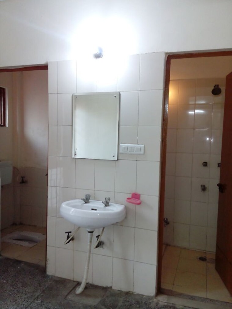 Bathroom, molarband extension 1 Bedroom 516 Sq.Ft. Apartment In Molarband Extension Delhi 9769751