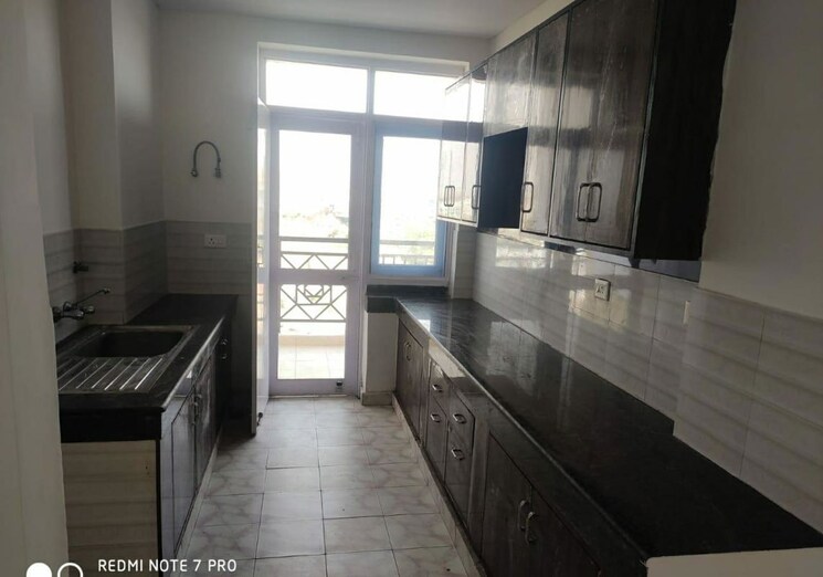 Kitchen, bptp-park-grandeura 3 Bedroom 2032 Sq.Ft. Apartment In Sector 82 Faridabad 9769810