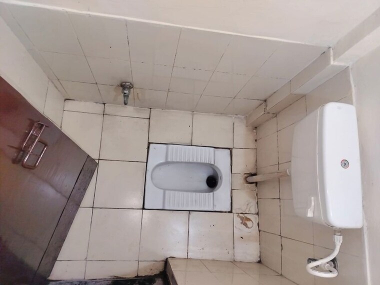 Bathroom, molarband 1 Bedroom 516 Sq.Ft. Apartment In Molarband Delhi 9769816