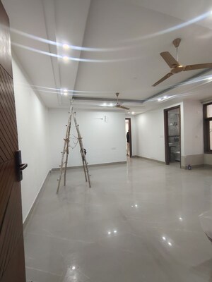 Building Lobby in 3 BHK Builder Floor at Palm Residency Chhatarpur, Chattarpur – for Rent