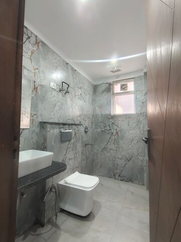 Bathroom in 3 BHK Builder Floor at Palm Residency Chhatarpur, Chattarpur – for Rent