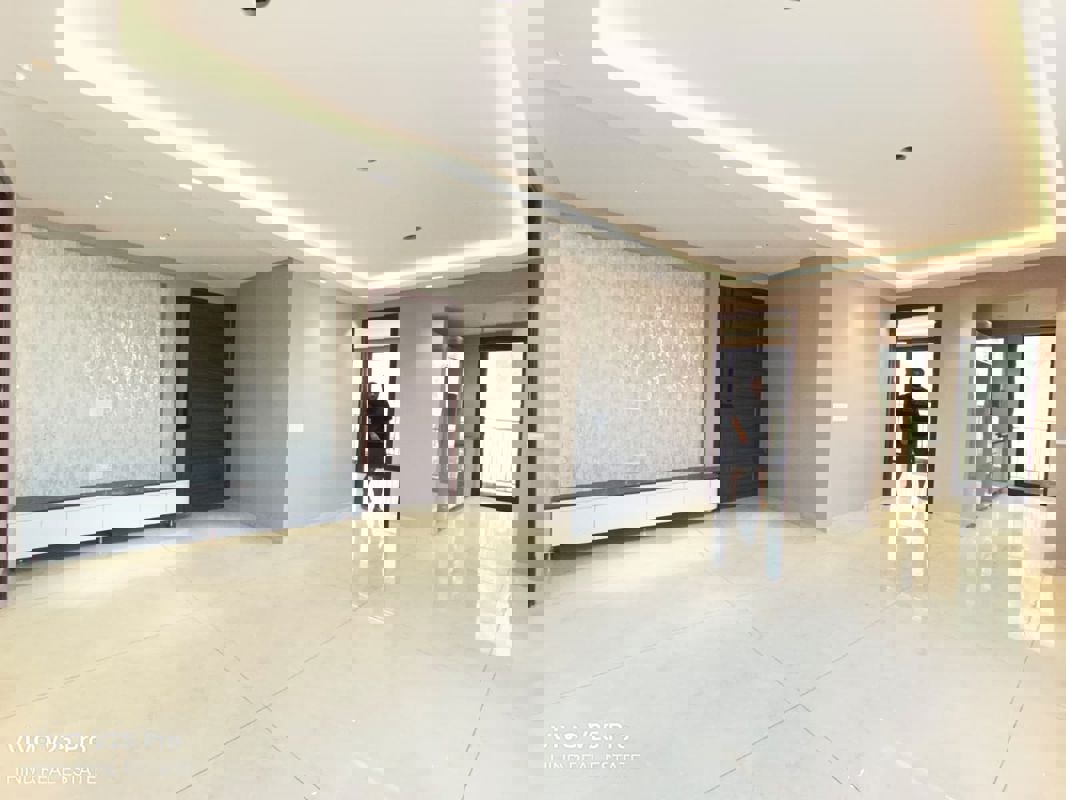 5 BHK Builder Floor For Sale in Sector 4