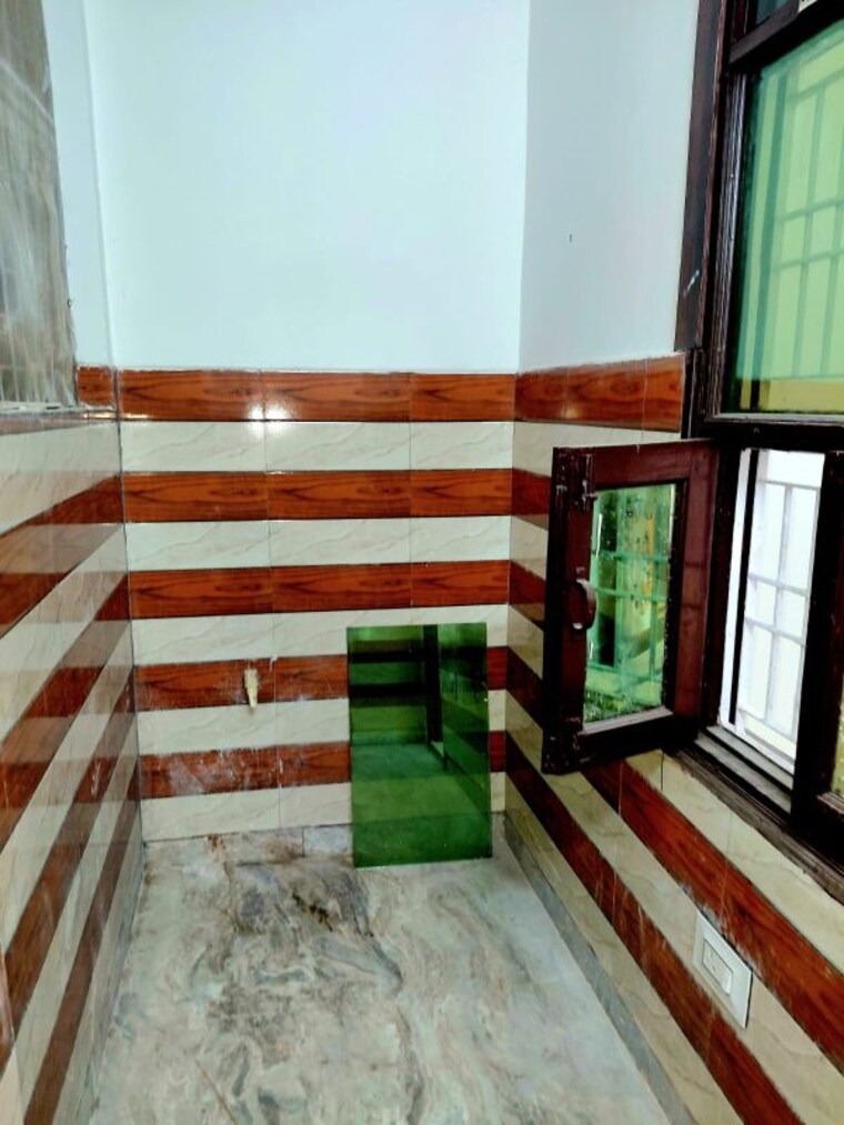 Balcony, shalimar garden 1.5 Bedroom 550 Sq.Ft. Builder Floor In Shalimar Garden Ghaziabad 9769774