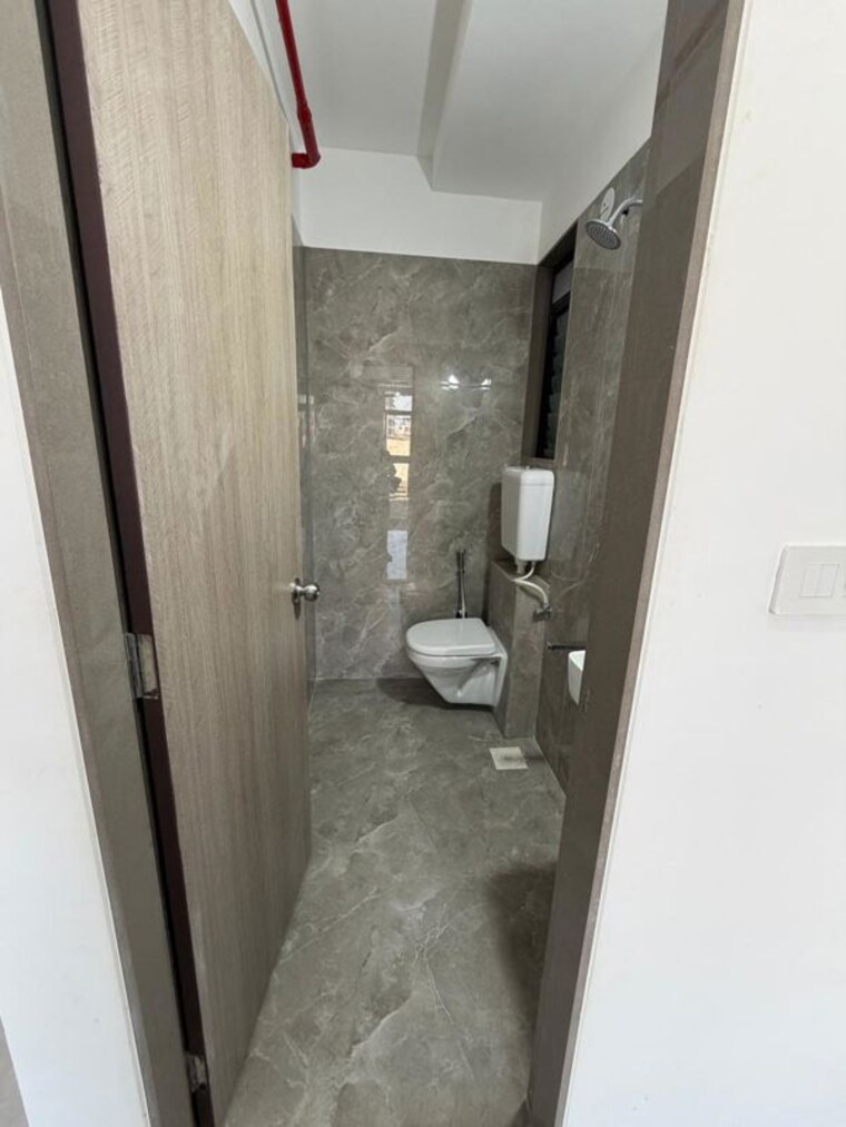 Bathroom, kohinoor-anaya 3 Bedroom 815 Sq.Ft. Apartment In Vitthalwadi Thane 9769859