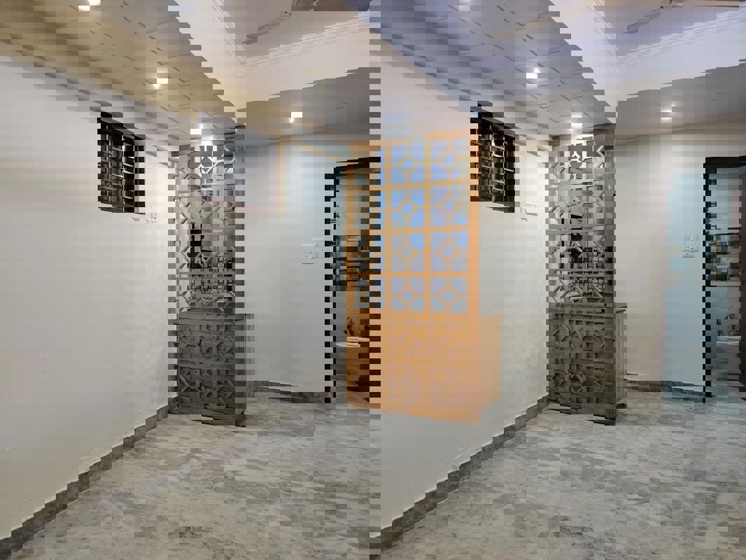 2 BHK Apartment For Sale in Molarband