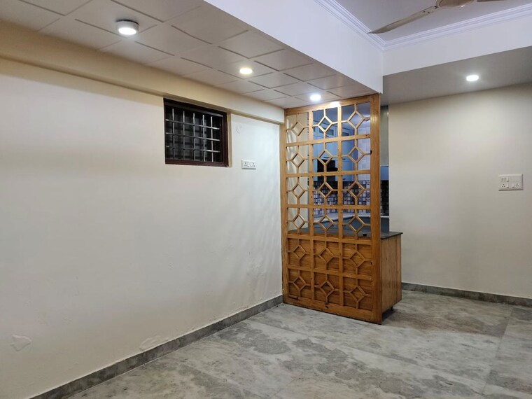 Room, molarband 2 Bedroom 700 Sq.Ft. Apartment In Molarband Delhi 9769927