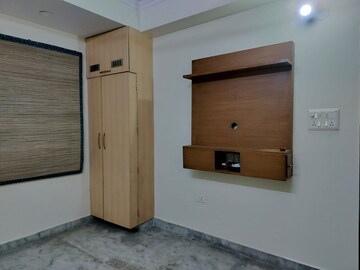 Room in 2 BHK Apartment at Molarband – for Sale