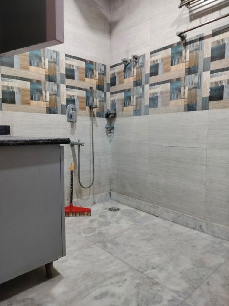 Bathroom, molarband 2 Bedroom 700 Sq.Ft. Apartment In Molarband Delhi 9769927
