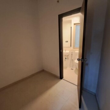 Room in 3 BHK Apartment at Lodha The Park, Century Mills – for Rent