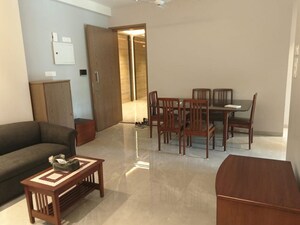 2 BHK Apartment For Rent in Khar West