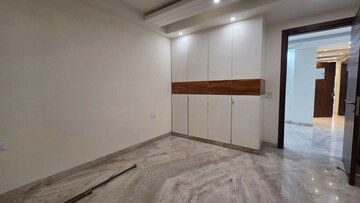 Room in 3 BHK Builder Floor at Greater Kailash I – for Rent