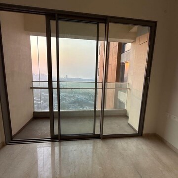 Room in 3 BHK Apartment at Piramal Mahalaxmi, Arthur rd – for Rent