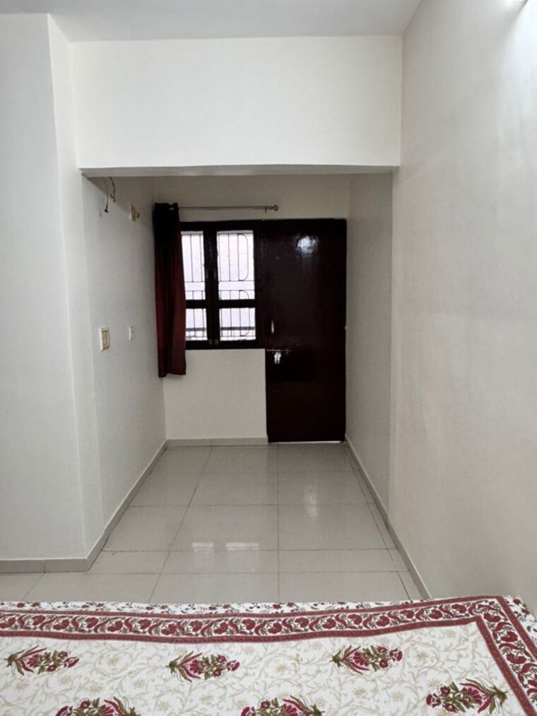Room, bodakdev 2 Bedroom 1350 Sq.Ft. Apartment In Bodakdev Ahmedabad 9770080
