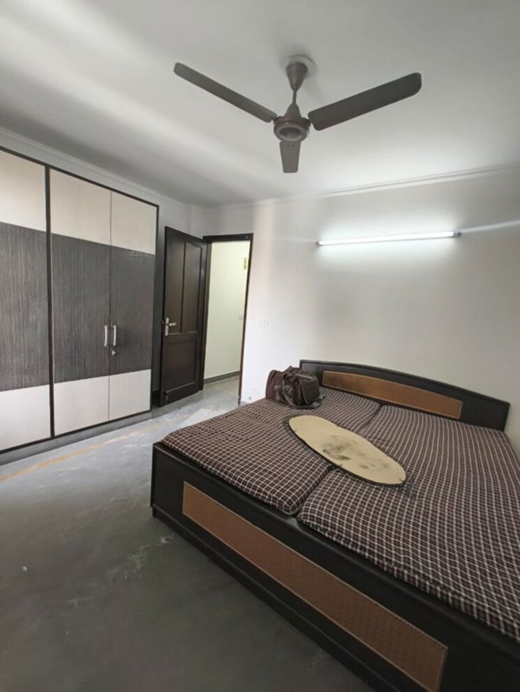 Bedroom, kalkaji 2 Bedroom 100 Sq.Yd. Builder Floor In Kalkaji Delhi 9770091