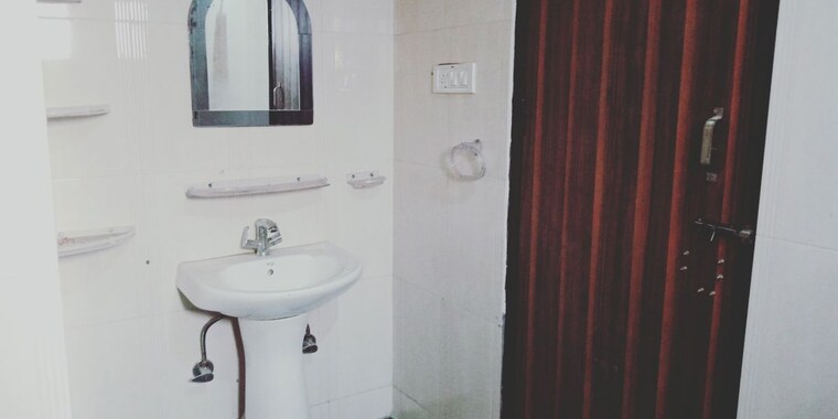 Bathroom, sector 19 dwarka 2 Bedroom 800 Sq.Ft. Builder Floor In Sector 19 Dwarka Delhi 9770117