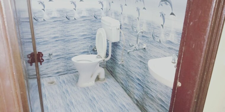 Bathroom, ambar hai village 2 Bedroom 800 Sq.Ft. Builder Floor In Ambar Hai Village Delhi 9770266