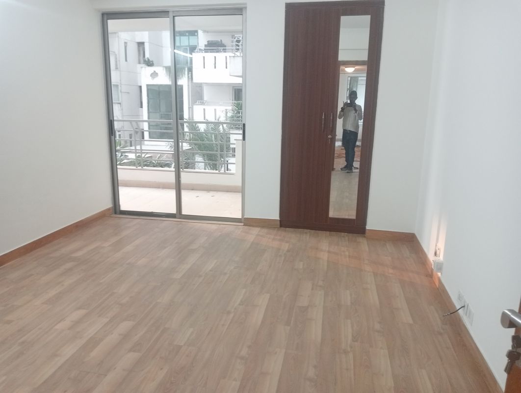 3.5 BHK + Servant Room 1935 Sq.Ft. Apartment in Bestech Park View Spa Next