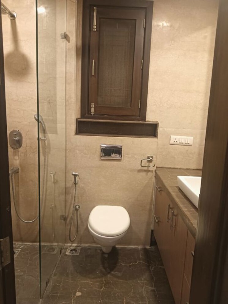 Bathroom, greater kailash ii 3 Bedroom 250 Sq.Yd. Builder Floor In Greater Kailash ii Delhi 9770577