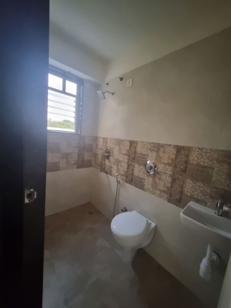 Bathroom, shri-sai-blue-oak-exotica 2 Bedroom 1000 Sq.Ft. Apartment In Kondhwa Pune 9770676