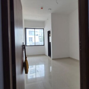Room in  Office Space at Mittal Petals, Park Street – for Rent