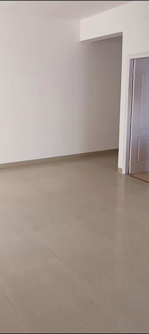 Room in 3 BHK Apartment at Rishita Manhattan, Gomti Nagar – for Rent