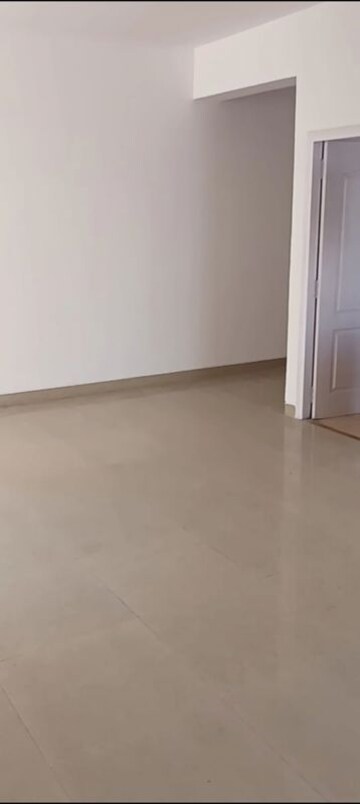 Room in 3 BHK Apartment at Rishita Manhattan, Gomti Nagar – for Rent