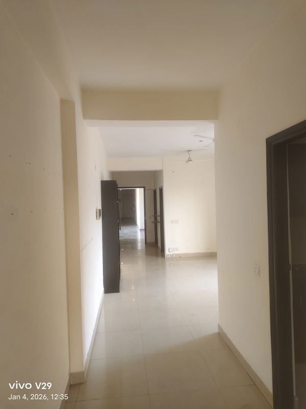 3 BHK + Servant Room Apartment For Sale in Vipul Greens