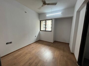 Room in 2 BHK Apartment at Lodha Downtown, Dombivli East – for Rent