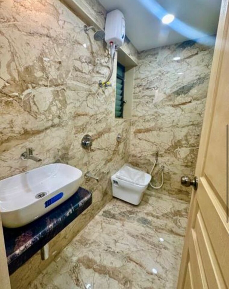 Bathroom, andheri east 4 Bedroom 2000 Sq.Ft. Apartment In Andheri East Mumbai 9770796